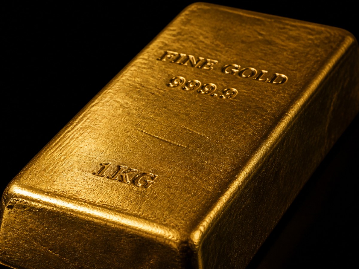 Photographed 1kg fine gold bar